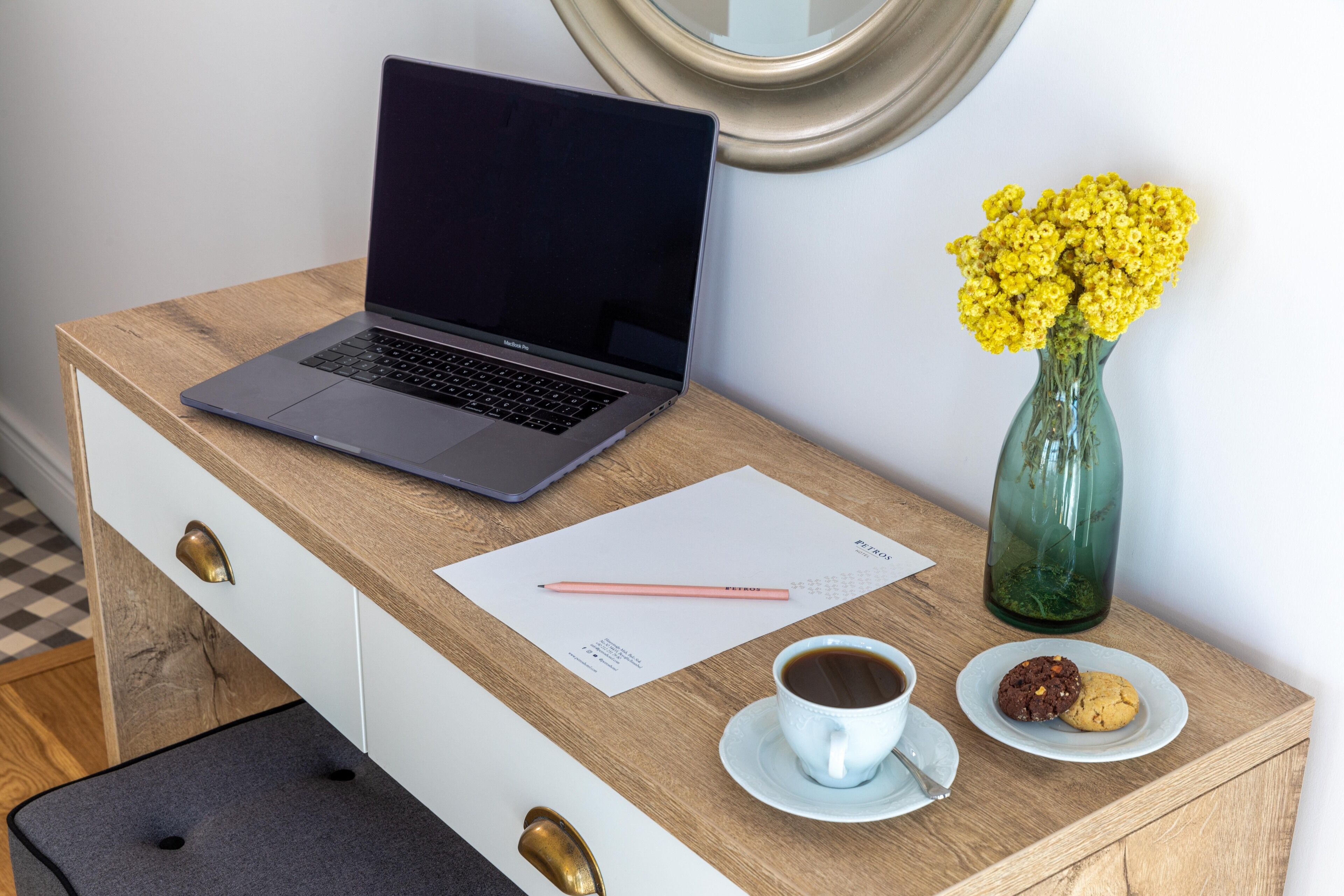 1 bedroom, premium bedding, minibar, in-room safe