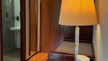 Habitació doble o amb dos llits individuals superior, bany privat | Escriptori, espai de treball apte per a portàtils i wifi gratuïta