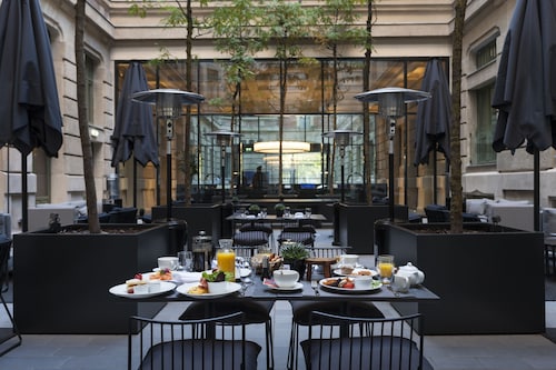 Kozmo Hotel Suites & Spa - Small Luxury Hotels of the World