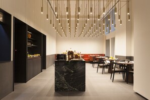 Desayuno buffet todos los días (con cargo)