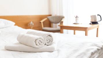 Standard Double Room | 1 bedroom, minibar, in-room safe, desk