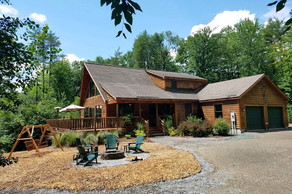Firepit and sitting area,  Outdoor eating on deck, front porch seating