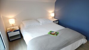 2 chambres, fer et planche à repasser, lit parapluie, Wi-Fi gratuit