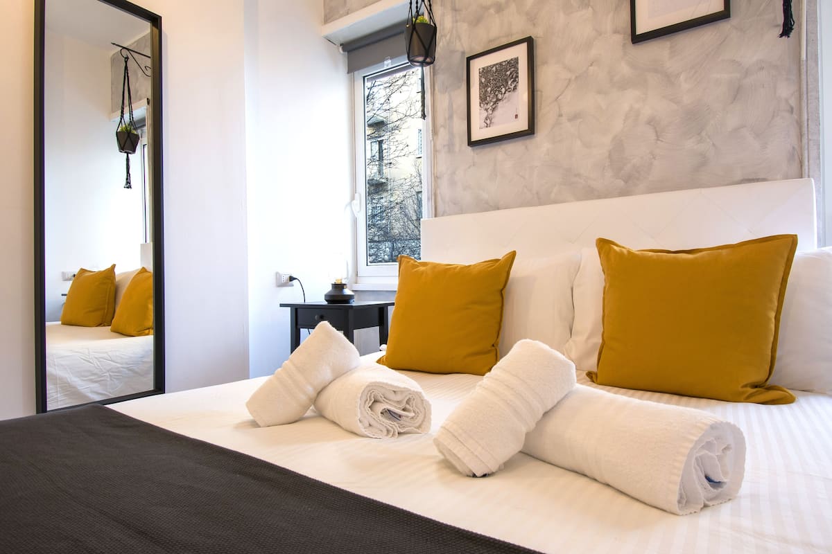 Deluxe Double Room (with shower Gialla) | Minibar, desk, blackout drapes, soundproofing