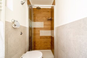 Dusche, Haartrockner, Bidet, Handtücher