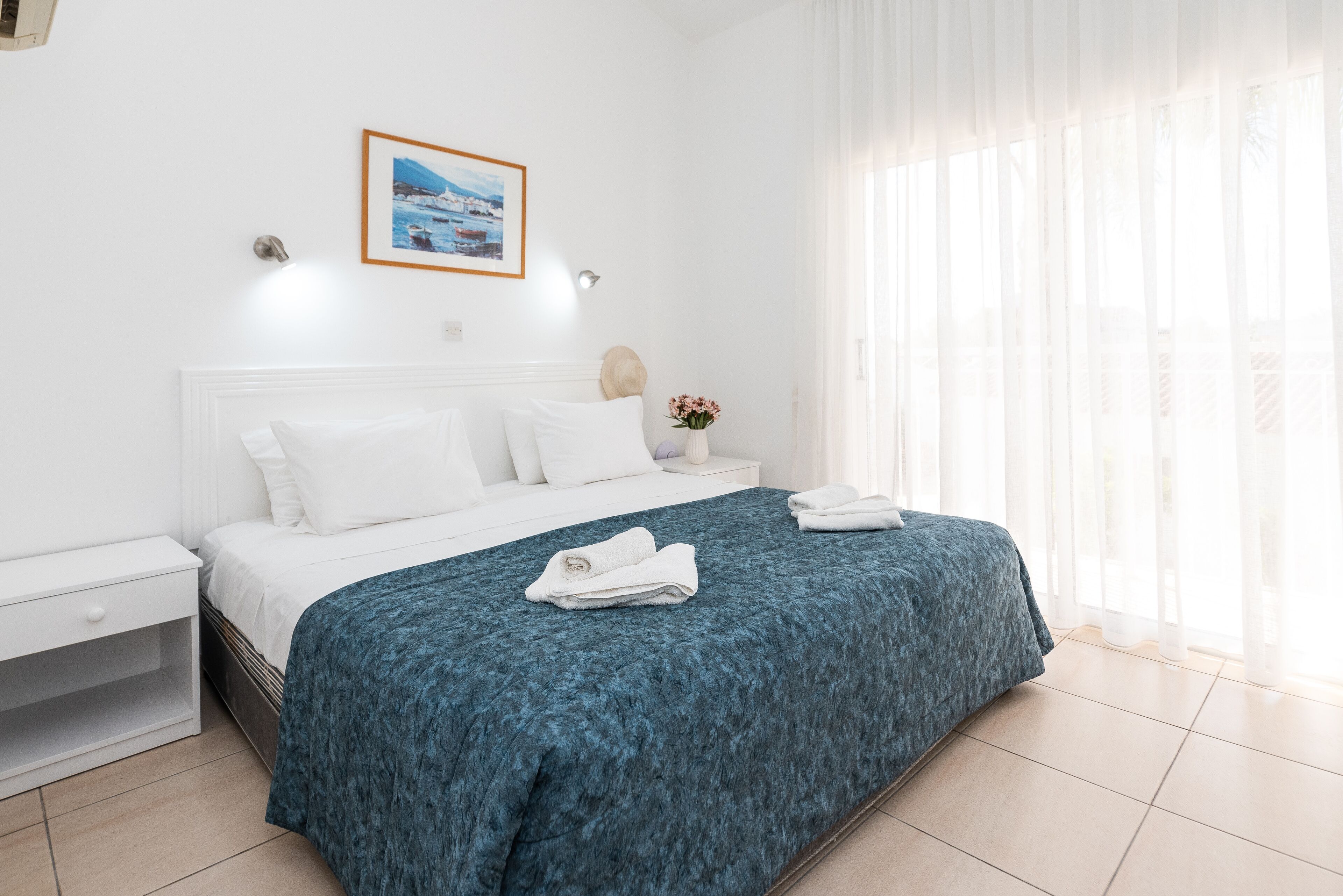 2 soverom, safe på rommet, strykejern/-brett og wi-fi (inkludert)