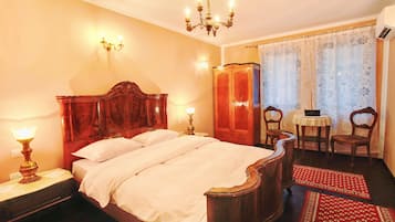 Deluxe-dobbeltværelse | Premium-sengetøj, dundyner, senge med topmadrasser