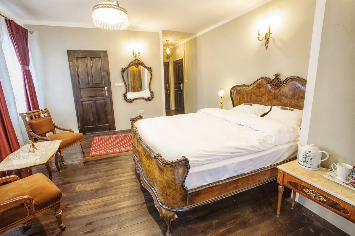 Premium bedding, down duvets, pillow-top beds, in-room safe