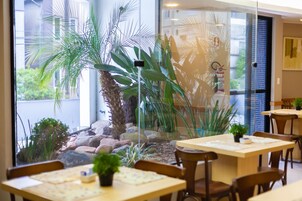 Free daily full breakfast