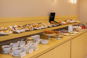 Esmorzar diari complet gratuït 