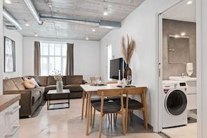 Apartment, 2 Bedrooms (202) | In-room dining - Aalesund City Apartment (Ålesund)