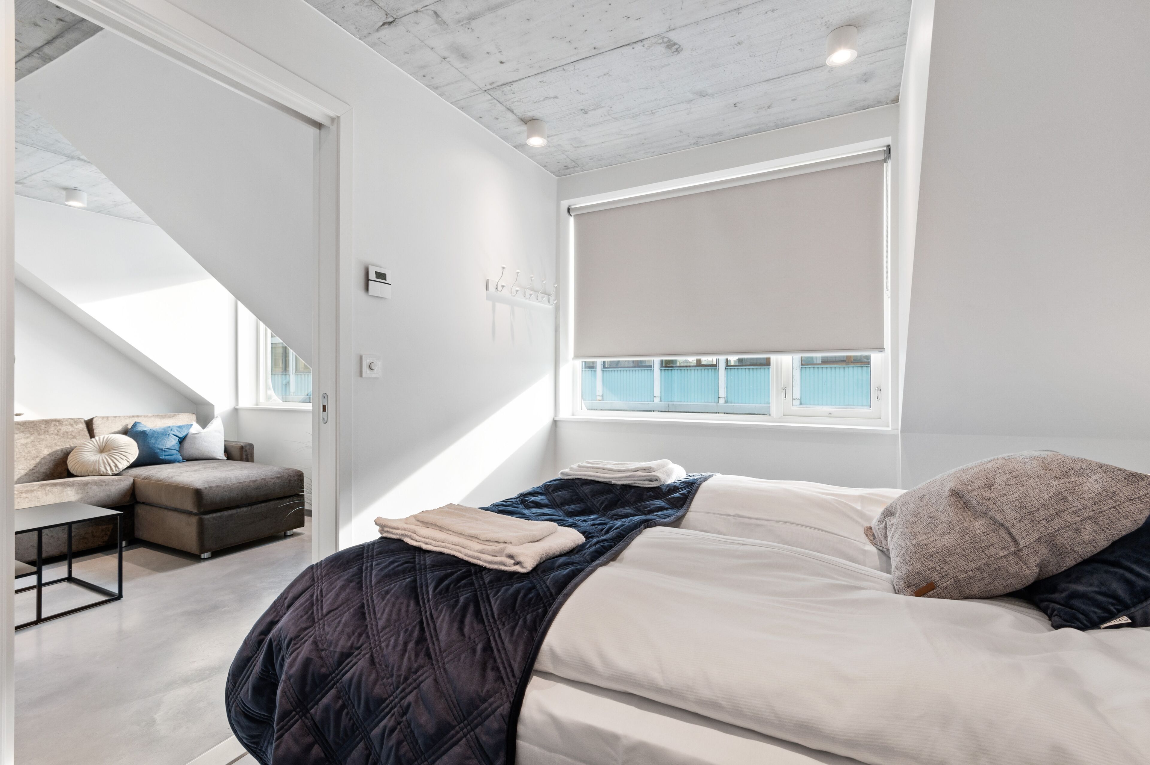 Desk, blackout curtains, soundproofing, free WiFi