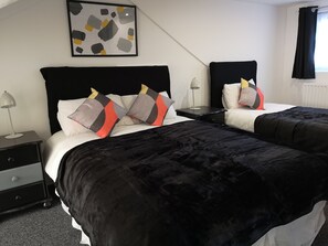 Standard Triple Room - Havering Hotel (Romford)