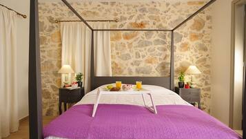 3 bedrooms, desk, iron/ironing board, WiFi