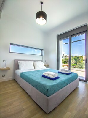 4 chambres, fer et planche à repasser, Wi-Fi gratuit, draps fournis