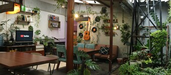 Semeru Hostel Malang - Adults Only