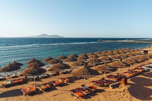 Private beach, sun-loungers, beach umbrellas, beach towels