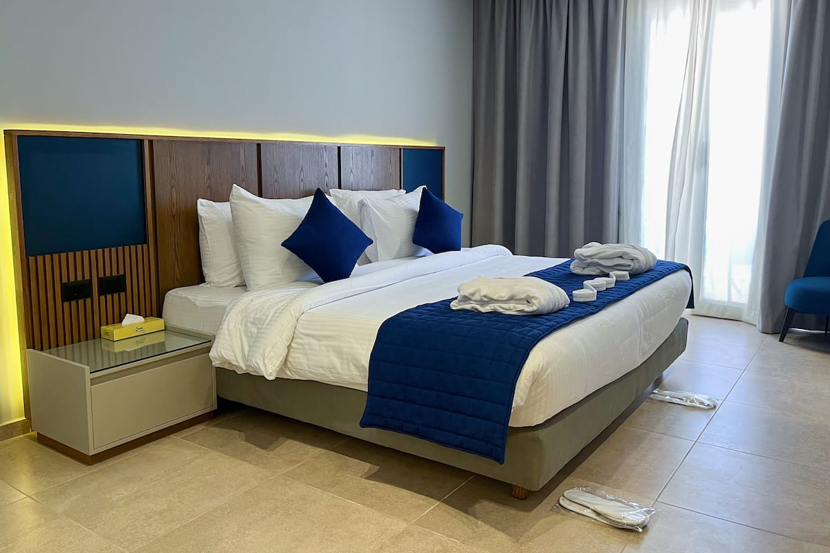 Superior Double or Twin Room | 1 bedroom, minibar, in-room safe, iron/ironing board