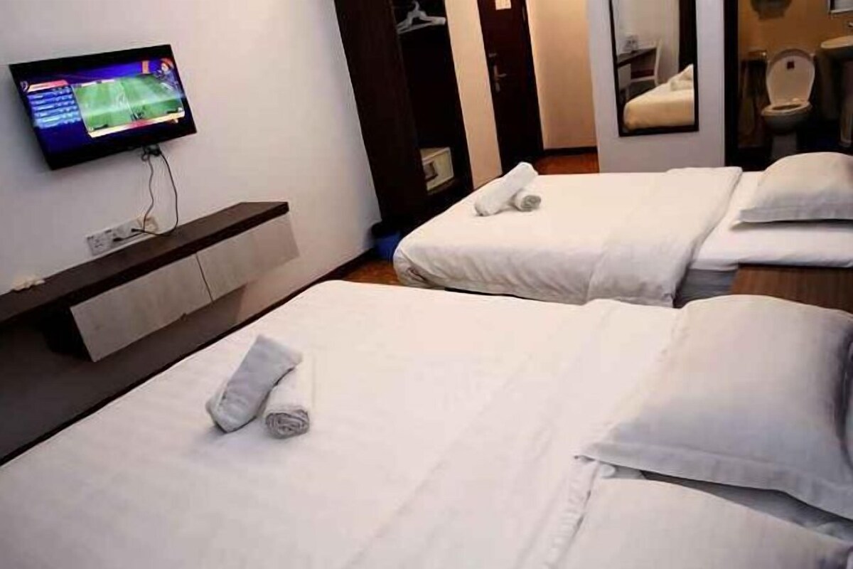 Cortinas blackout, tabla de planchar con plancha y wifi gratis