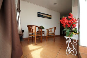 Porch - Pavilion Inn (Lutong)