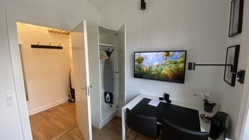 Studio Suite | 1 bedroom, individually decorated, individually furnished, desk