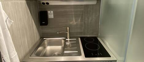 Studio Suite | Private kitchenette