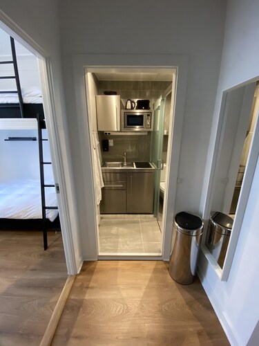 PSG 23 - Short Stay Apts by Living Suites