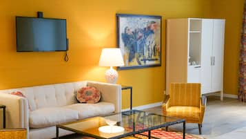 Suite | 1 bedroom, desk, laptop workspace, blackout drapes