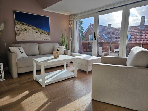 Apartment Nordstern (69sqm) with Hästens bed and sauna - beach 8min walk