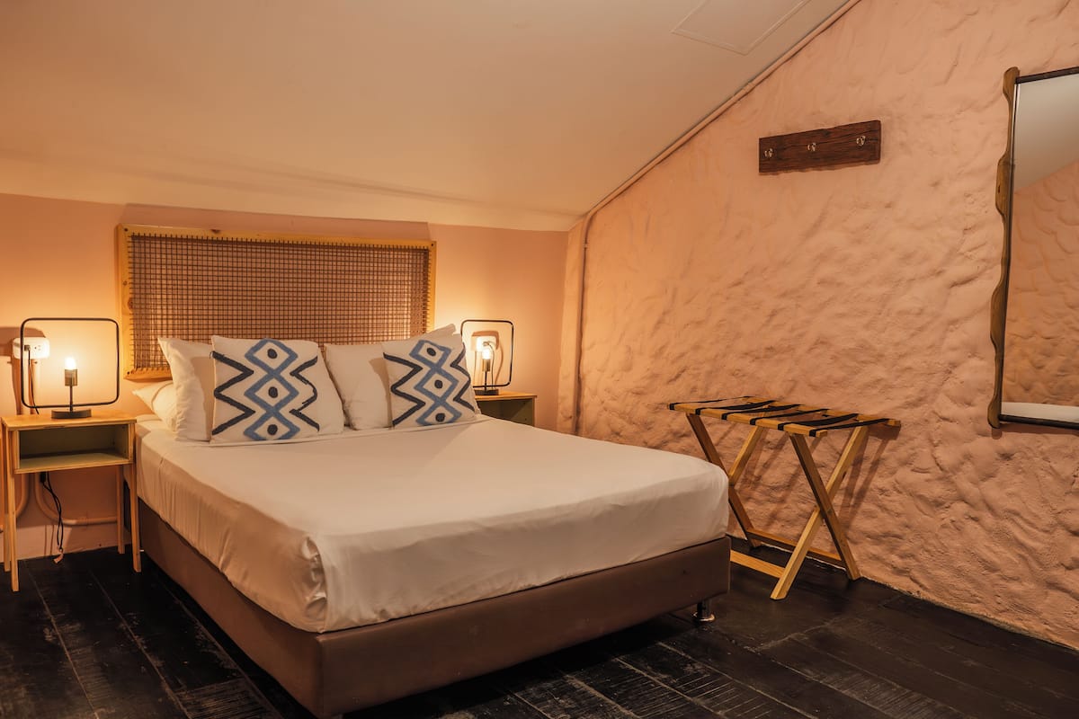 Eenvoudige tweepersoonskamer | 1 slaapkamer, luxe beddengoed, gratis wifi, beddengoed