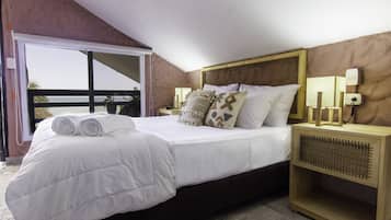 Deluxe Room, Sea View | Premium bedding, free WiFi, bed sheets