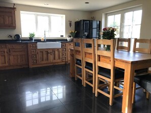 Dining - Luxury Farmhouse Cottage (POULTON-LE-FYLDE)