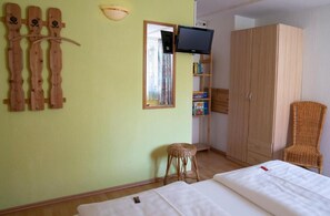 1 bedroom, desk, free WiFi