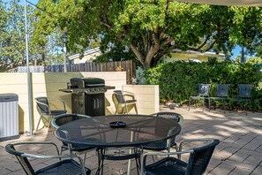 Outdoor dining - Private Delray Beach Suite B. (Delray Beach)