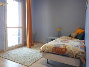5 bedrooms, iron/ironing board, WiFi - Villa with pool near Perpignan, beach, mountains and Spain (Saint-Estève)