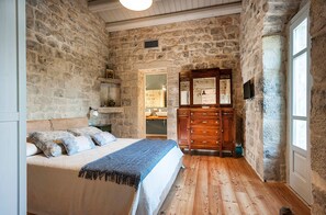 Villa, 5 slaapkamers | 5 slaapkamers, een kluis op de kamer, een strijkplank/strijkijzer