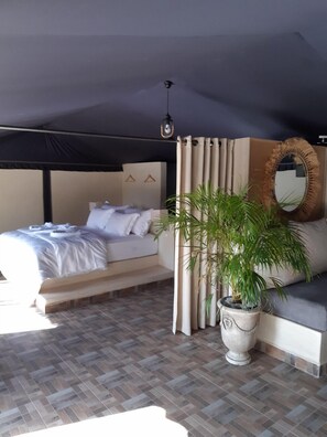 Minibar, in-room safe, individually decorated, individually furnished - The Farm Lodges And Spa (Marrakech)