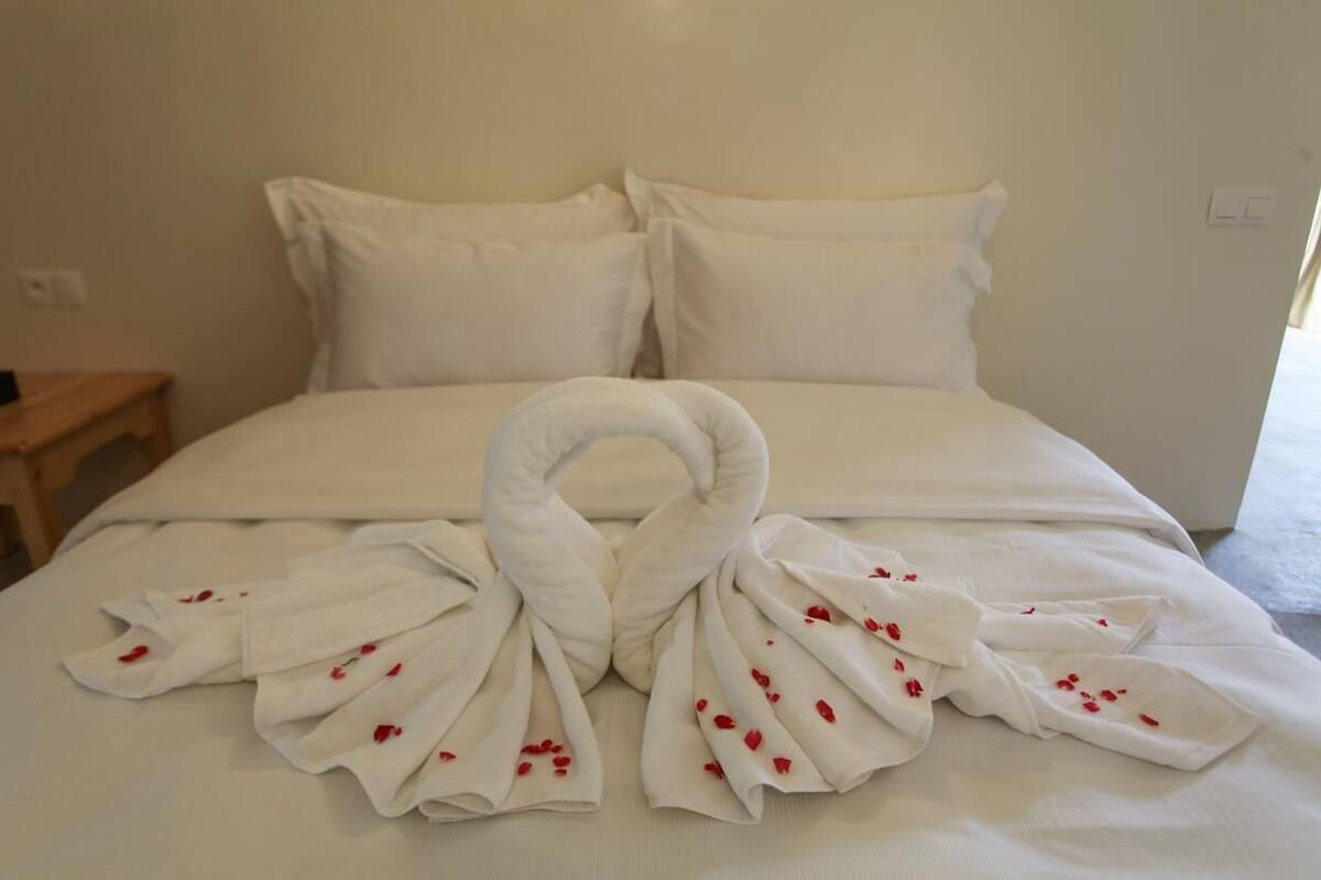 Minibar, in-room safe, individually decorated, individually furnished