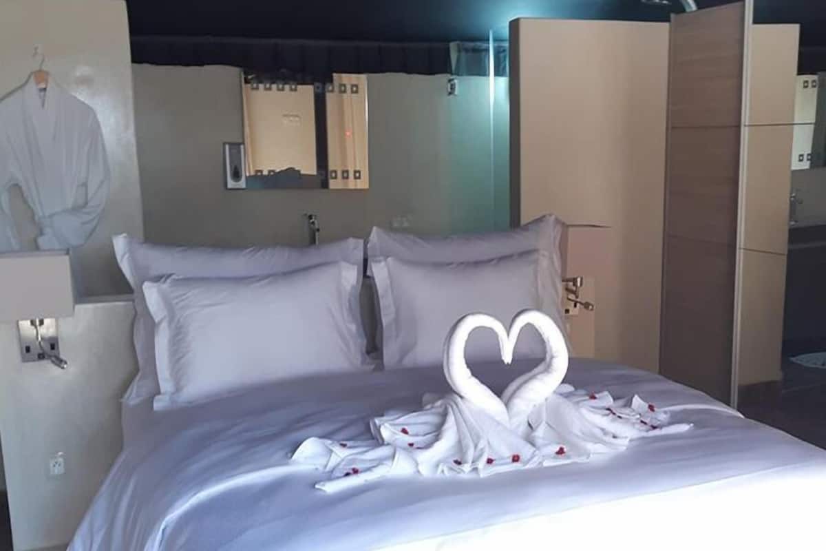 Minibar, in-room safe, individually decorated, individually furnished