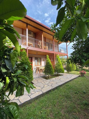 Minibar, schallisolierte Zimmer, kostenloses WLAN, Bettwäsche