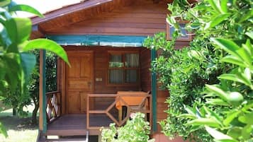 Tree House (2 People) | Front of property