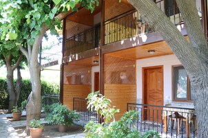 Minibar, soundproofing, free WiFi, bed sheets