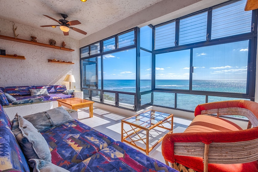 Enjoy The Splendid View From This 3rd Floor Condo! Cool Off In The Two Pools! - Akumal