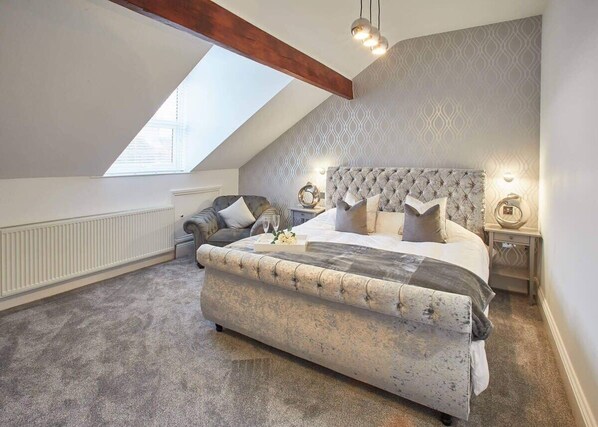 4 bedrooms, iron/ironing board, free WiFi, bed sheets