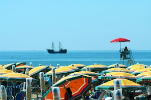 Beach nearby, free beach shuttle, sun loungers, beach umbrellas - Tivoli (San Michele al Tagliamento)