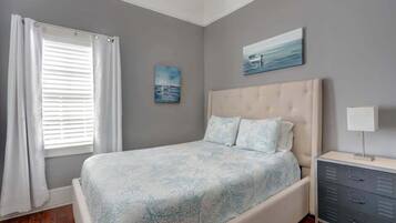 2 habitaciones, tabla de planchar con plancha, wifi y ropa de cama