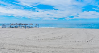 APARTMENT SEEVIEW ON THE BEACH PARKING ALL INCLUSIVE TORROX NERJA MALAGA SPAIN