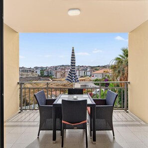 Outdoor dining - Hapimag Resort Tenerife (Puerto de la Cruz)