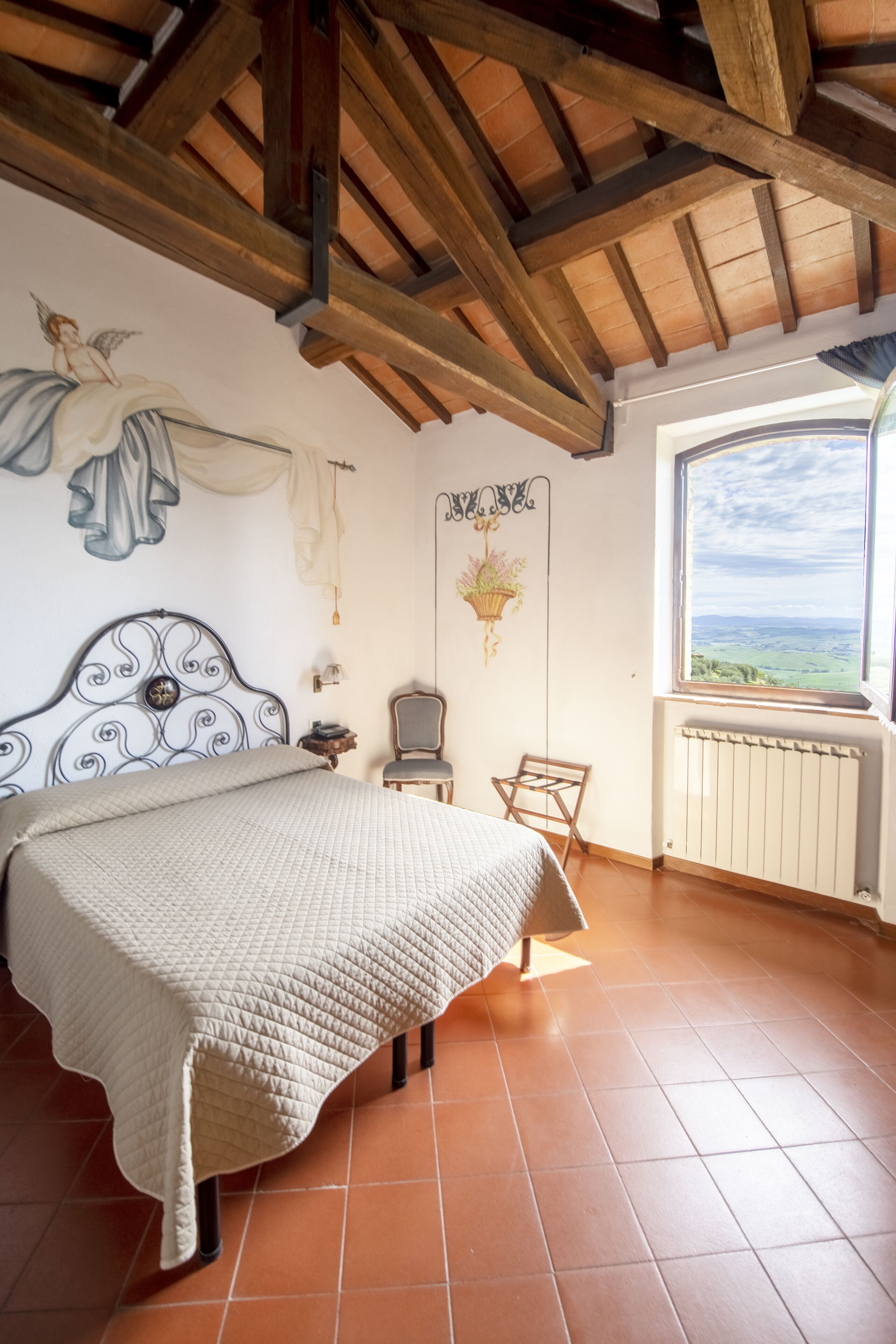 superior double room | 1 bedroom, minibar, desk, iron/ironing board