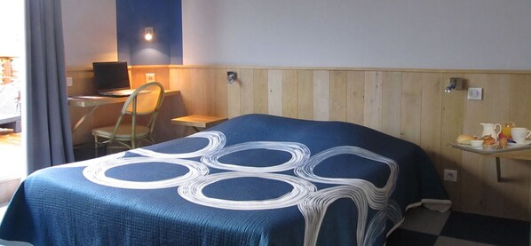 Espace de travail pour ordinateurs portables, lit de bébé (gratuit)